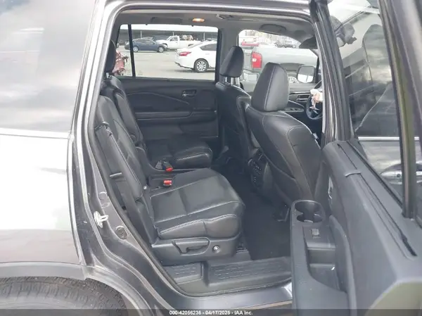 5FNYF6H02JB006765 2018 HONDA PILOT - Image 8