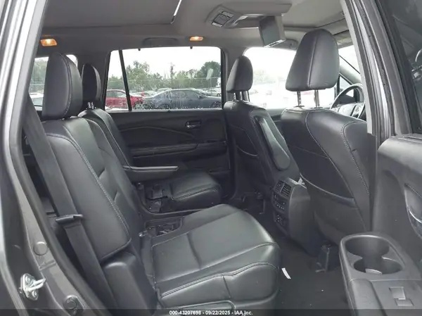 5FNYF6H02JB039393 2018 HONDA PILOT - Image 8