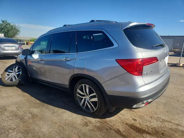 5FNYF6H02JB069882 2018 HONDA PILOT - Image 2
