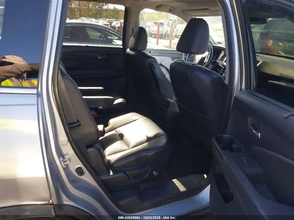 5FNYF6H02KB010431 2019 HONDA PILOT - Image 8