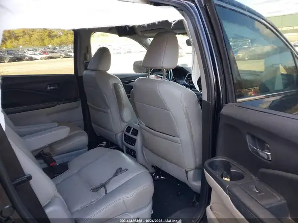 5FNYF6H02KB023924 2019 HONDA PILOT - Image 8