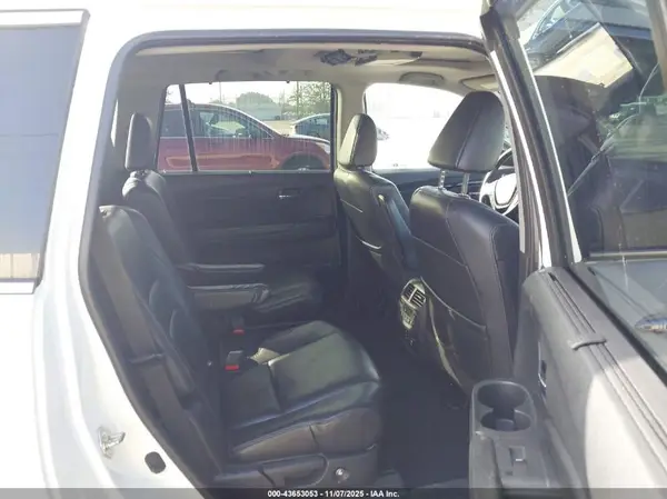 5FNYF6H03HB011130 2017 HONDA PILOT - Image 8
