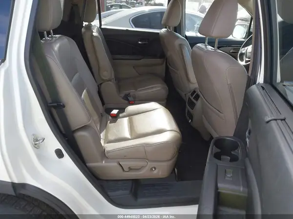 5FNYF6H03HB032396 2017 HONDA PILOT - Image 8