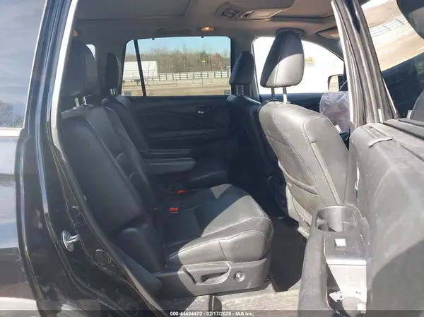 5FNYF6H03HB037632 2017 HONDA PILOT - Image 8