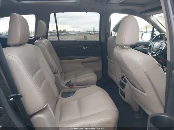 5FNYF6H03HB043642 2017 HONDA PILOT - Image 8