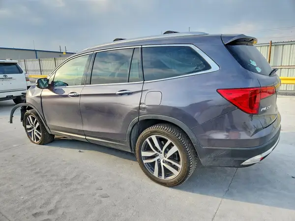 5FNYF6H03HB067780 2017 HONDA PILOT - Image 2