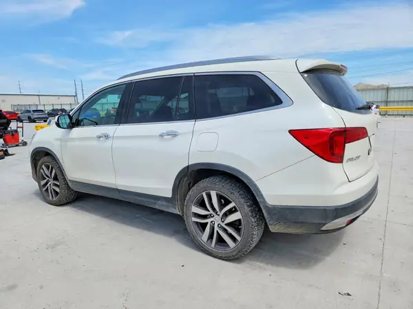 5FNYF6H03HB069898 2017 HONDA PILOT - Image 2