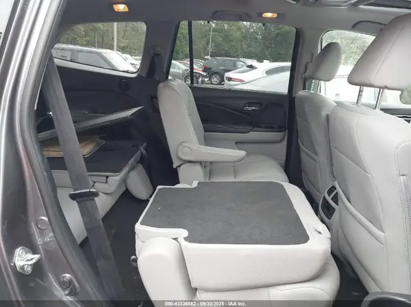 5FNYF6H03HB087267 2017 HONDA PILOT - Image 8