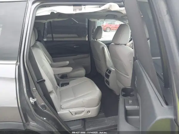5FNYF6H03HB087270 2017 HONDA PILOT - Image 8