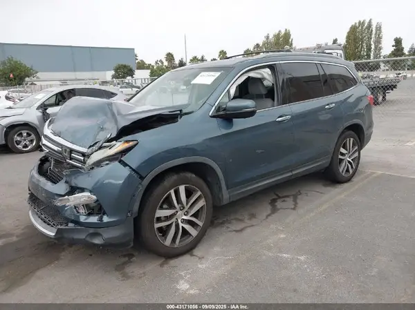 5FNYF6H03JB026863 2018 HONDA PILOT - Image 2