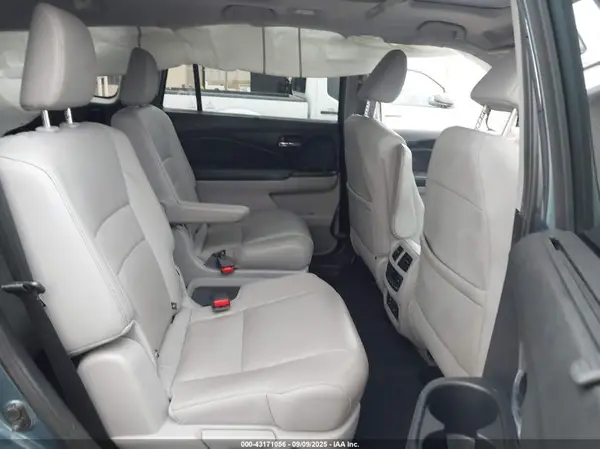 5FNYF6H03JB026863 2018 HONDA PILOT - Image 8
