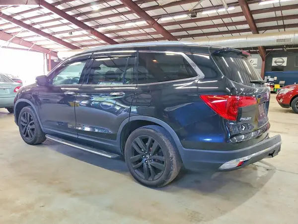 5FNYF6H03JB038351 2018 HONDA PILOT - Image 2