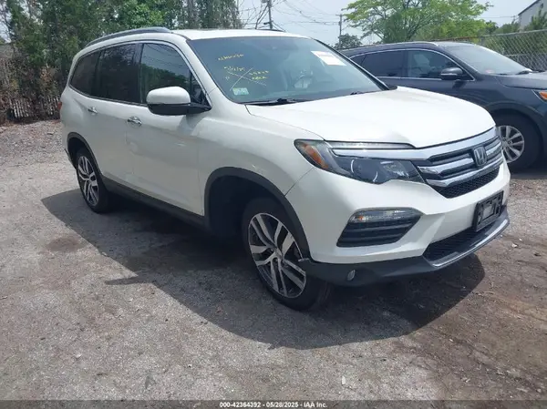 5FNYF6H03JB047552 2018 HONDA PILOT - Image 1