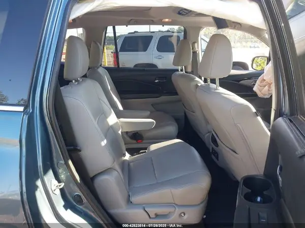 5FNYF6H04HB025022 2017 HONDA PILOT - Image 8