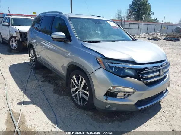 5FNYF6H04HB030527 2017 HONDA PILOT - Image 1