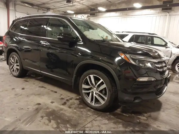 5FNYF6H04HB097242 2017 HONDA PILOT - Image 1