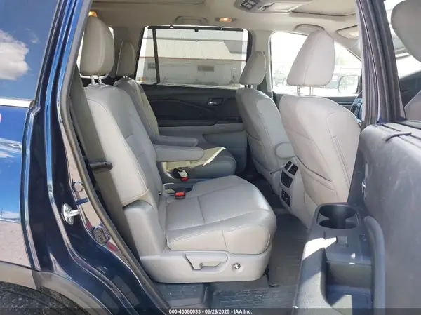 5FNYF6H04HB100656 2017 HONDA PILOT - Image 8