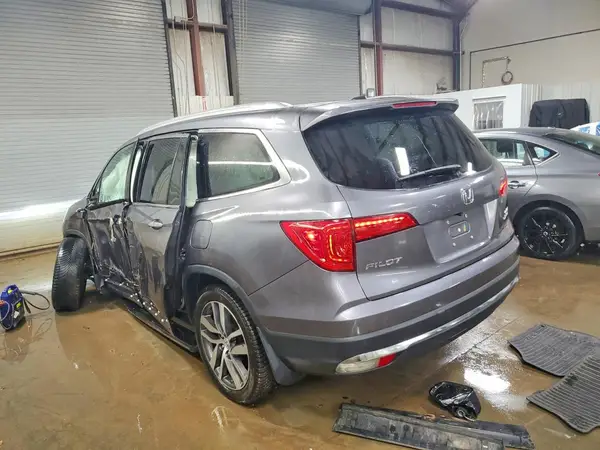 5FNYF6H05HB002073 2017 HONDA PILOT - Image 2