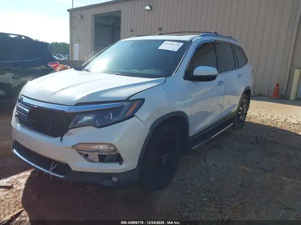 5FNYF6H05HB019570 2017 HONDA PILOT - Image 2
