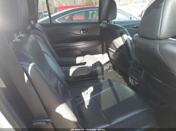 5FNYF6H05HB019570 2017 HONDA PILOT - Image 8