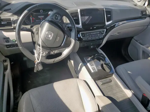 5FNYF6H05HB060894 2017 HONDA PILOT - Image 8