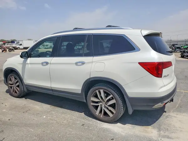 5FNYF6H05HB104943 2017 HONDA PILOT - Image 2