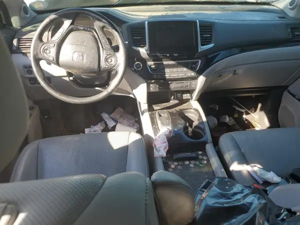5FNYF6H05JB009563 2018 HONDA PILOT - Image 8