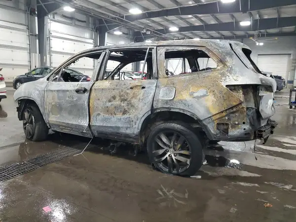 5FNYF6H05JB010647 2018 HONDA PILOT - Image 2