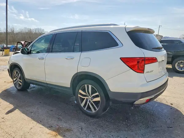 5FNYF6H05JB019834 2018 HONDA PILOT - Image 2
