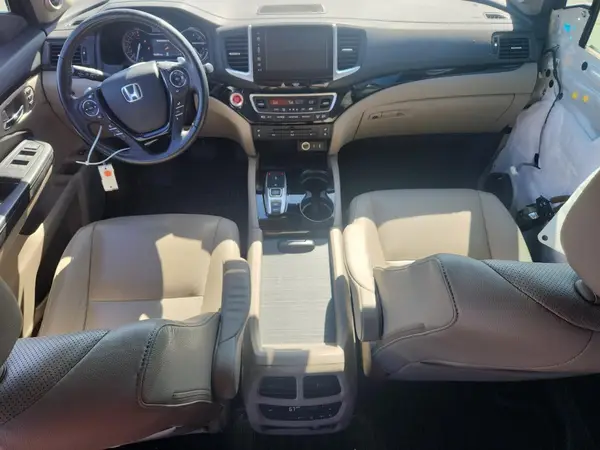 5FNYF6H05JB043261 2018 HONDA PILOT - Image 8