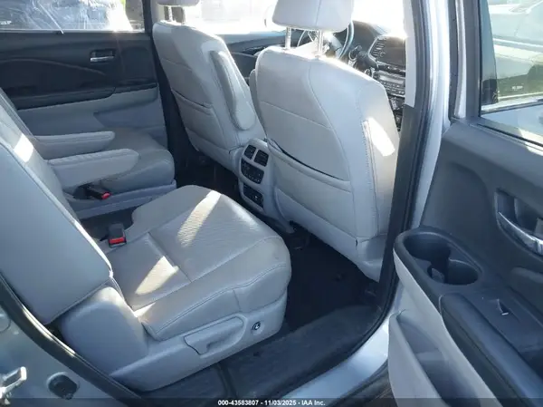 5FNYF6H05KB085785 2019 HONDA PILOT - Image 8