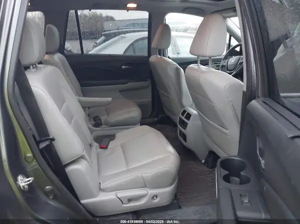 5FNYF6H06HB014152 2017 HONDA PILOT - Image 8