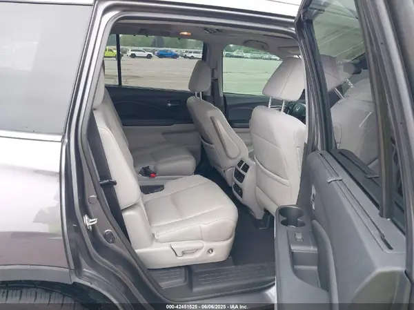5FNYF6H06HB020680 2017 HONDA PILOT - Image 8
