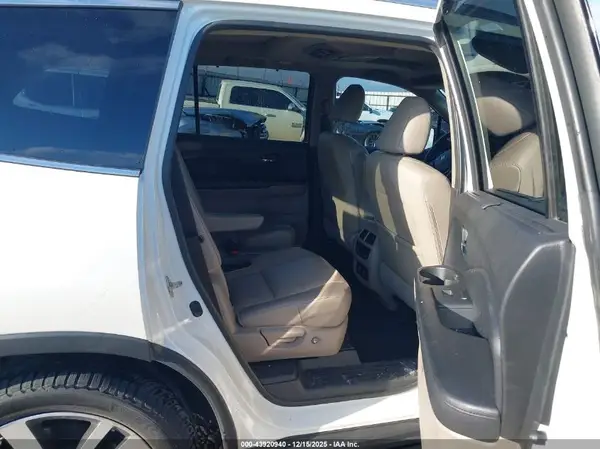 5FNYF6H06HB051539 2017 HONDA PILOT - Image 8