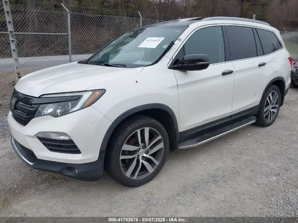 5FNYF6H06HB052125 2017 HONDA PILOT - Image 2