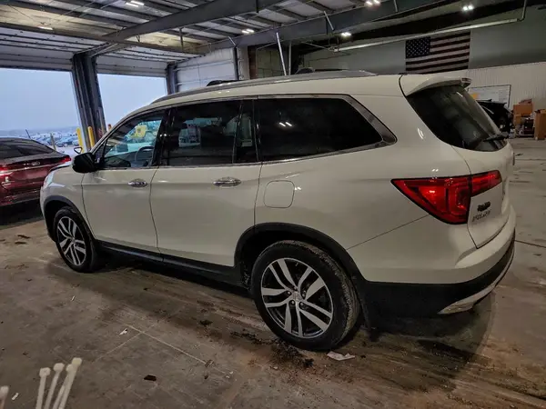 5FNYF6H06HB060371 2017 HONDA PILOT - Image 2