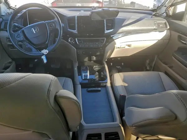 5FNYF6H06HB075274 2017 HONDA PILOT - Image 8