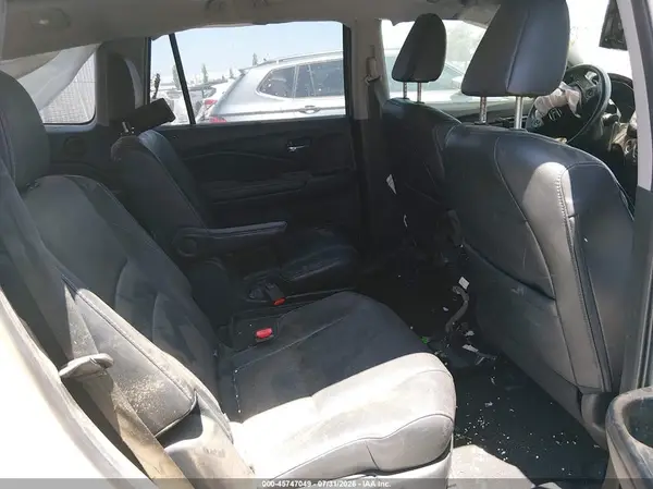 5FNYF6H06JB003027 2018 HONDA PILOT - Image 8