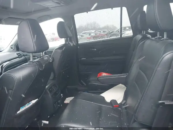 5FNYF6H06JB009331 2018 HONDA PILOT - Image 8