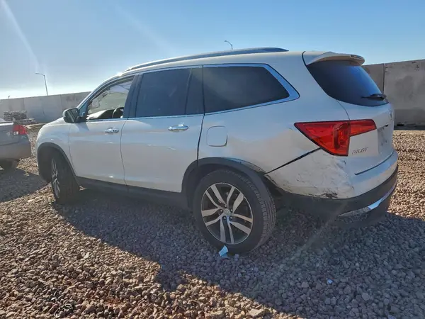 5FNYF6H06JB010639 2018 HONDA PILOT - Image 2