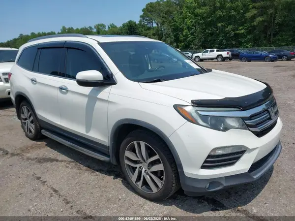 5FNYF6H06JB011998 2018 HONDA PILOT - Image 1