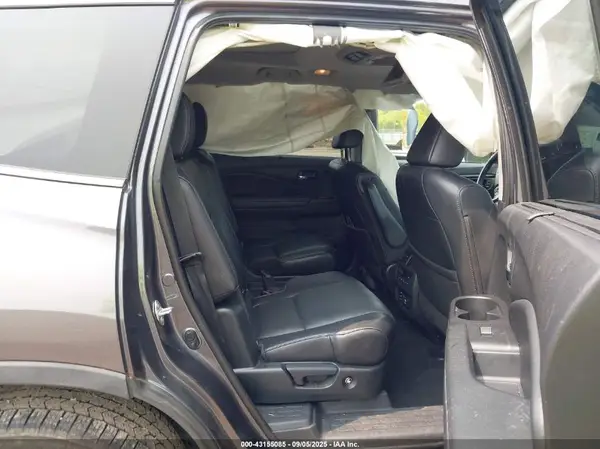 5FNYF6H06JB021057 2018 HONDA PILOT - Image 8
