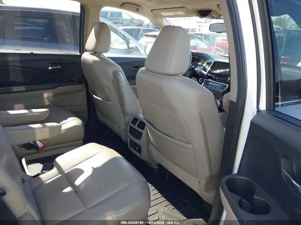 5FNYF6H06JB024508 2018 HONDA PILOT - Image 8