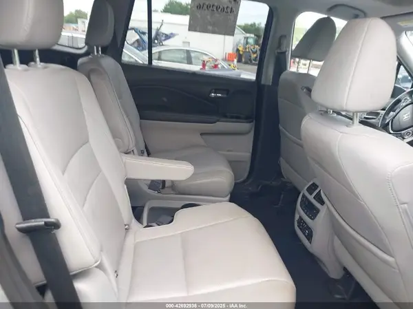 5FNYF6H07HB008876 2017 HONDA PILOT - Image 8