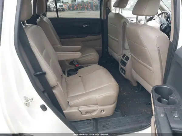 5FNYF6H07HB042199 2017 HONDA PILOT - Image 8