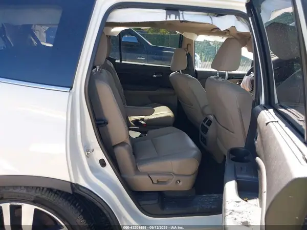 5FNYF6H07HB096053 2017 HONDA PILOT - Image 8
