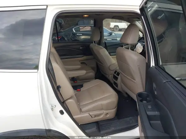 5FNYF6H07HB103261 2017 HONDA PILOT - Image 8