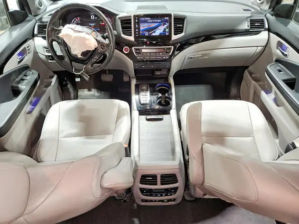 5FNYF6H07JB023268 2018 HONDA PILOT - Image 8