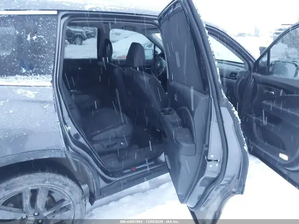 5FNYF6H07JB039230 2018 HONDA PILOT - Image 8