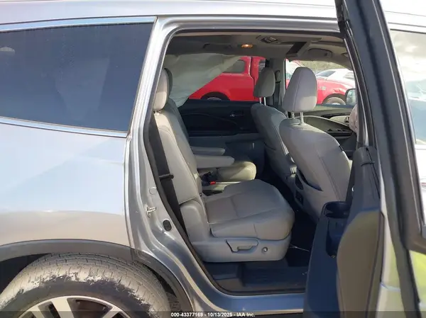 5FNYF6H08HB017442 2017 HONDA PILOT - Image 8